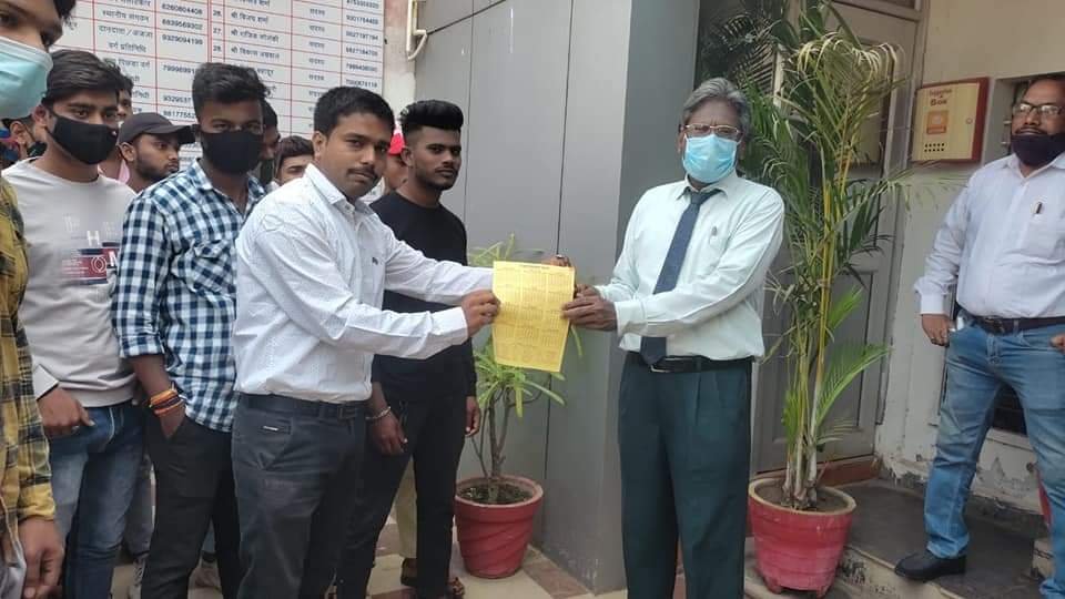 4efa1578-36dd-49af-8fc4-c51b746eccc3