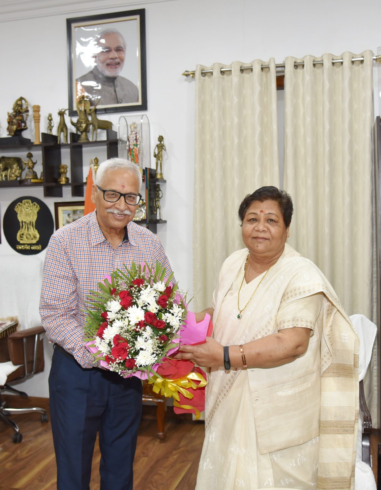 रायपुर : राज्यपाल  उइके से  अजय चौबे ने की सौजन्य मुलाकात