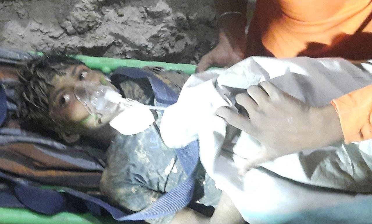 रायपुर :रास्ते अगर चट्टानी थे, तो इरादे हमारे फौलादी थे: मुख्यमंत्री  बघेल : देश का सबसे बड़ा रेस्क्यू ऑपरेशन सफल: 104 घंटे के बाद बोरवेल में फंसे राहुल साहू को सकुशल बाहर निकाला गया 