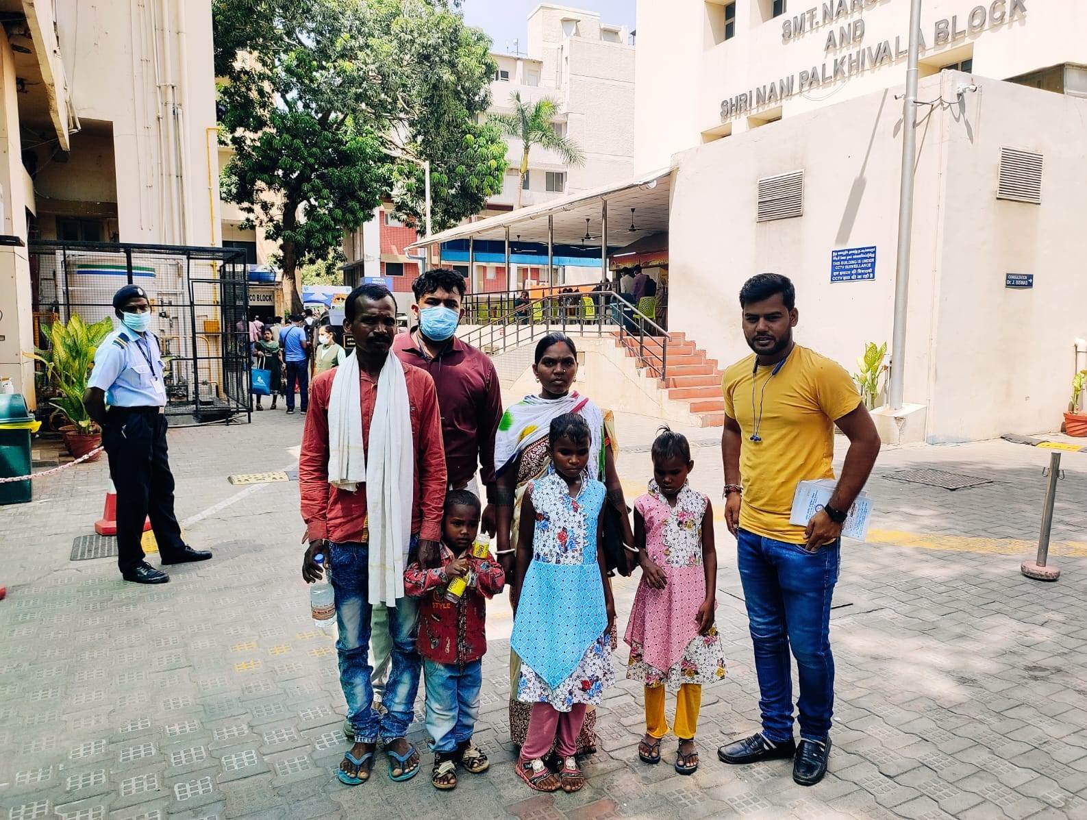 ​​​​​​​रायपुर : मुख्यमंत्री ने भेंट-मुलाकात में गरीब मां से किया था वादा…. ‘आप चिंता ना करें दिल्ली हो या चेन्नई.. इलाज हम कराएंगे’