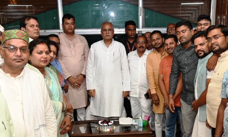 रायपुर : ​​​​​​​मुख्यमंत्री  भूपेश बघेल से साहू समाज के प्रतिनिधि मंडल ने  की सौजन्य मुलाकात 