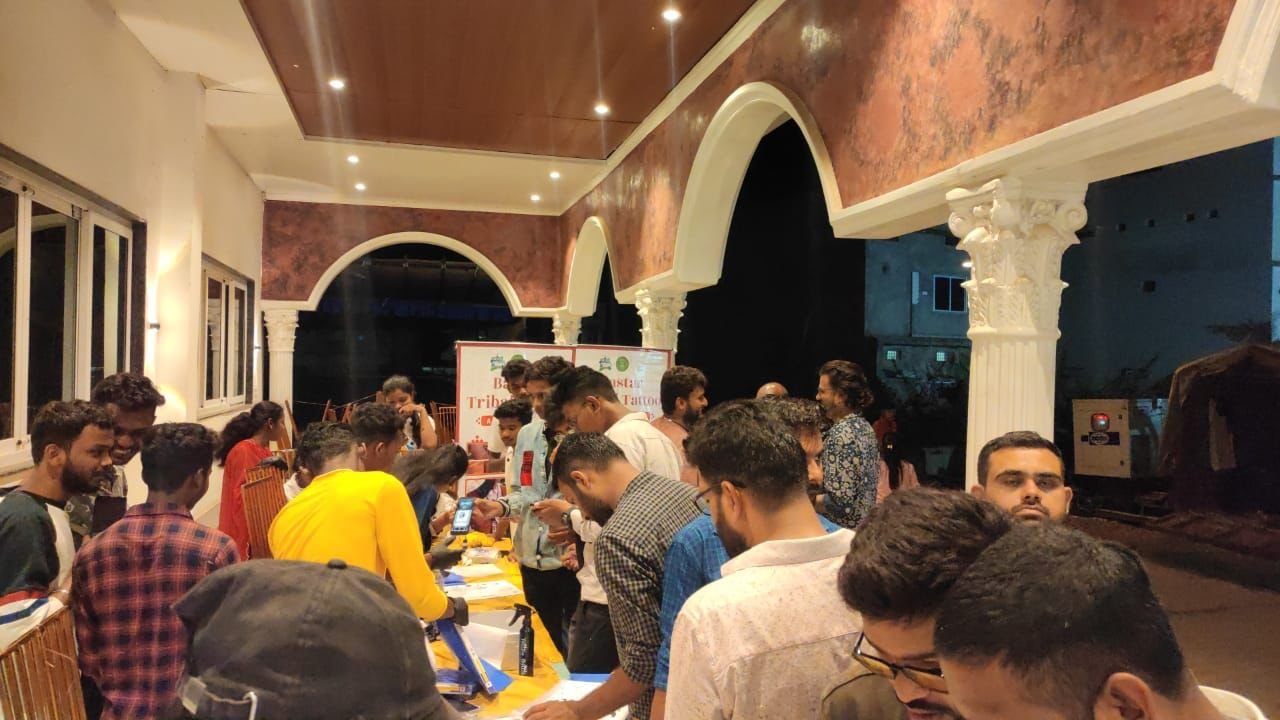 रायपुर : बस्तर : युवा सीख रहे आधुनिक तरीके से पारंपरिक गोदना कला