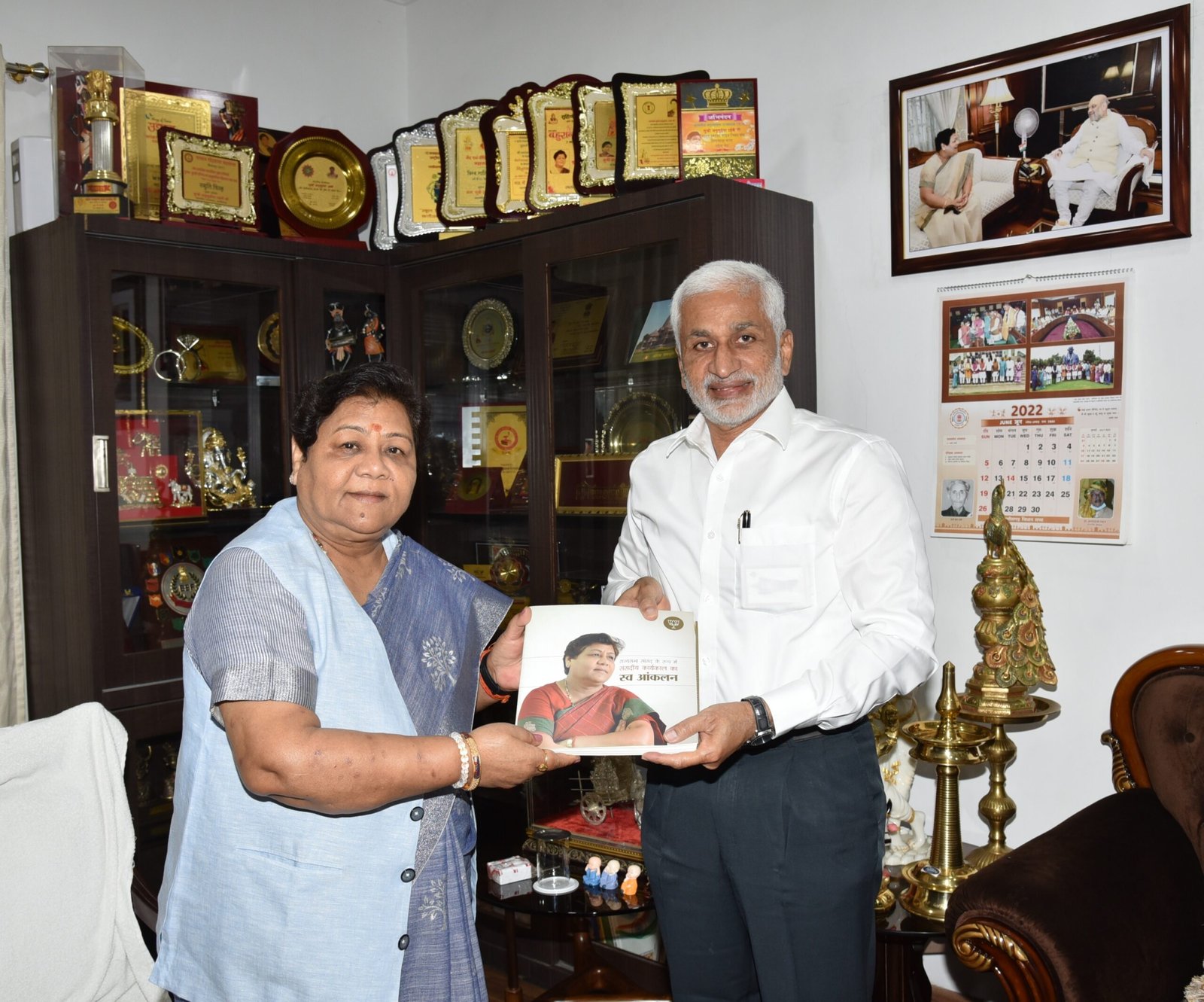 रायपुर : राज्यपाल  उइके से राज्यसभा सांसद  विजय साईं रेड्डी ने की सौजन्य भेंट