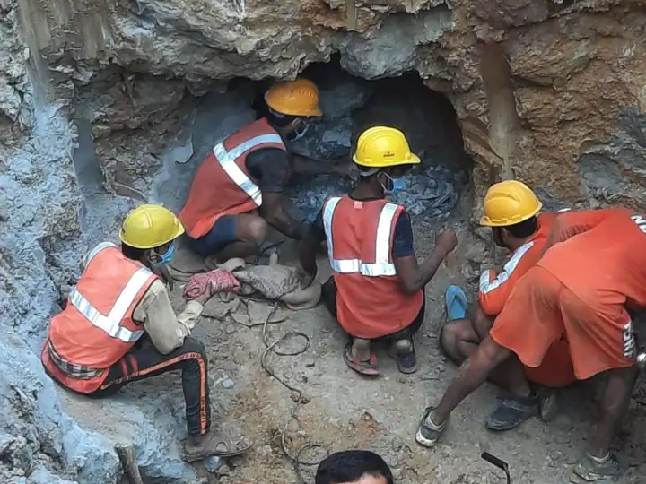 मासूम को बचाने के लिए 68 घंटे से रेस्क्यू ऑपरेशन, सीएम भूपेश ने कहा- बोरवेल के पास गूंजती जवानों की आवाजें राहुल की उम्मीद