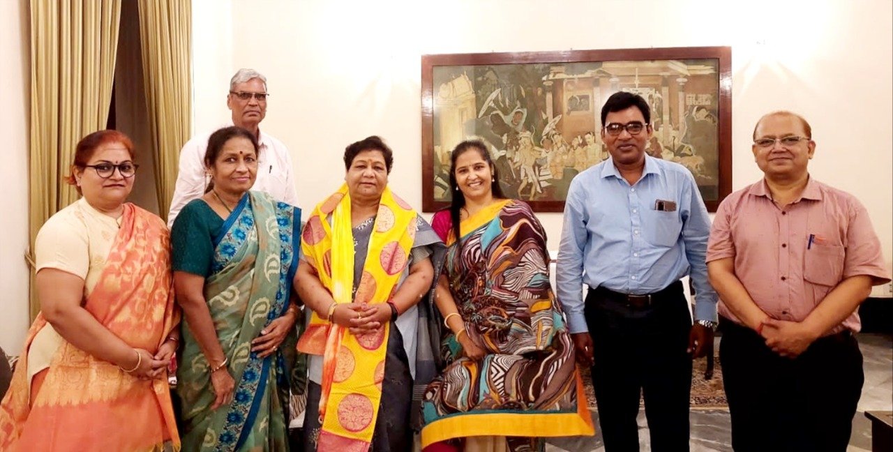 रायपुर : दो दिवसीय प्रवास पर कलकत्ता पहुंची राज्यपाल, पूर्वांचल कल्याण आश्रम के वार्षिक समारोह में होंगी शामिल