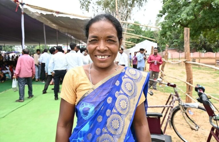 रायपुर :   विकासखंड फरसाबहार के पंडरीपानी की कोयल स्व- सहायता समूह ने दाल प्रॉसेसिंग मिल से कमाए दो लाख 71 हजार रुपए…