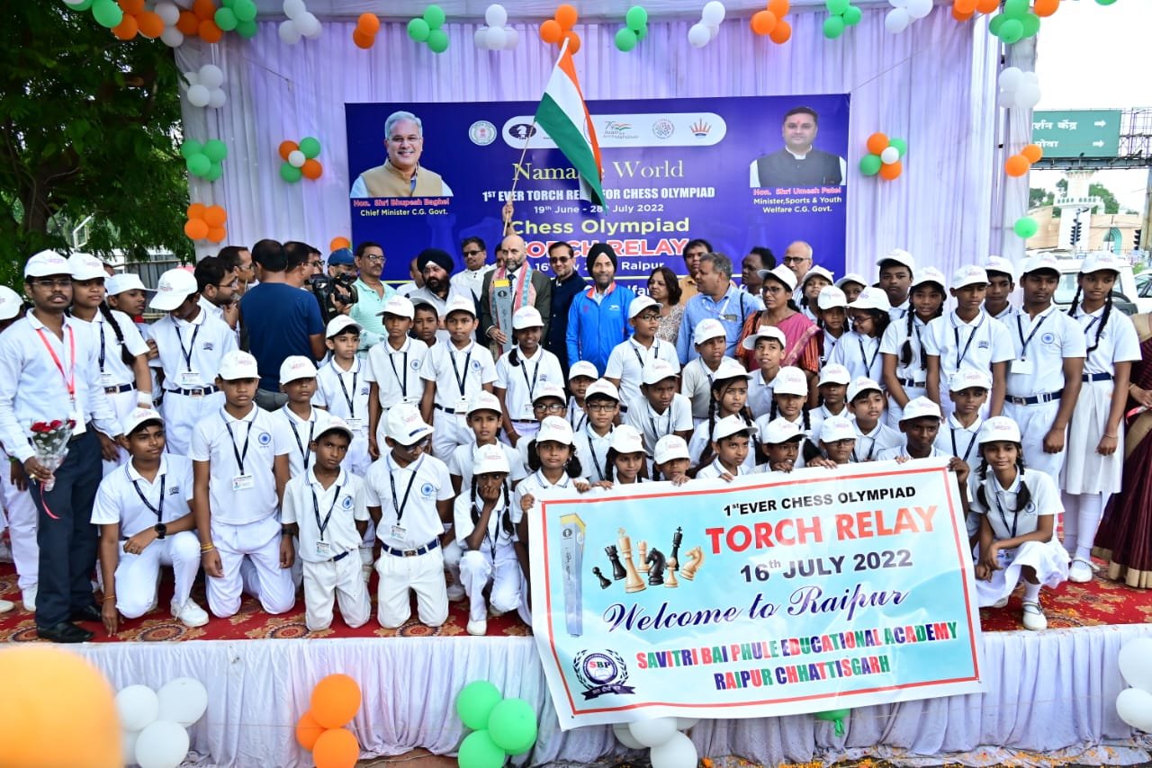 रायपुर : शतरंज ओलंपियाड टॉर्च रिले के रायपुर पहुंचने पर हुआ जोरदार स्वागत