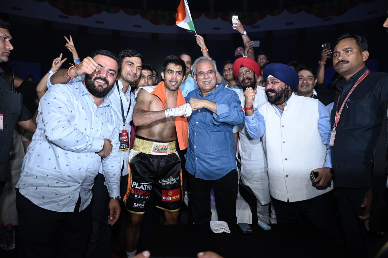 रायपुर : ​​​​​​​छत्तीसगढ़ को खेलगढ़ में विकसित करने का जरिया बनेगी पेशेवर मुक्केबाजी: मुख्यमंत्री  भूपेश बघेल