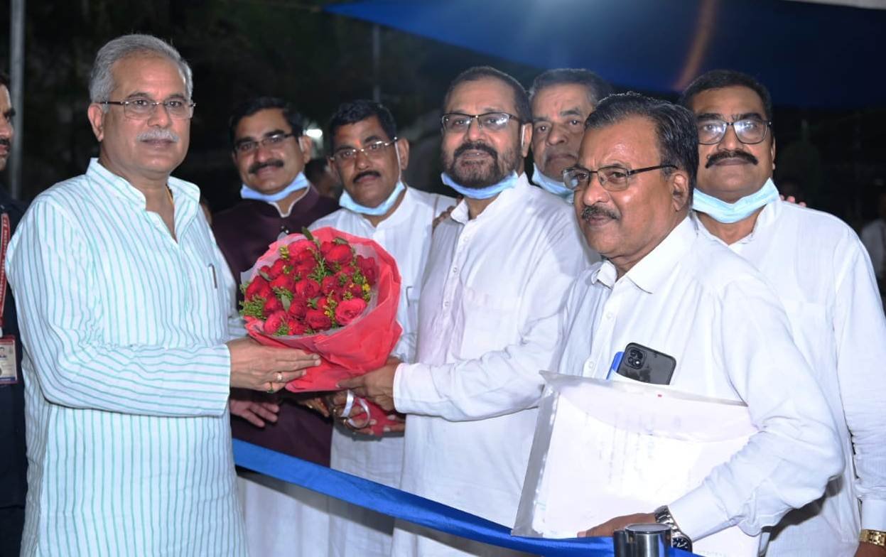 रायपुर: मुख्यमंत्री से दिल्लीवार कुर्मी क्षत्रिय समाज के प्रतिनिधिमंडल ने की सौजन्य मुलाकात