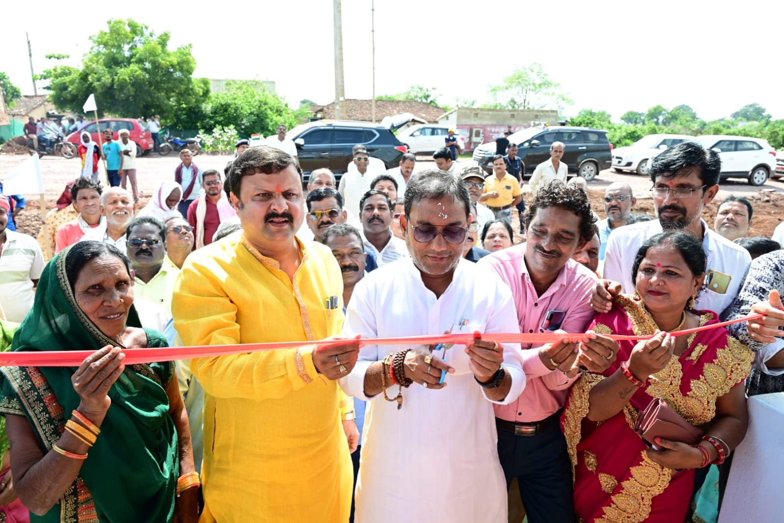 रायपुर : यात्री प्रतीक्षालय बरसात और तेज गर्मी में  यात्रियों को देगी राहत: मंत्री गुरू रूद्रकुमार