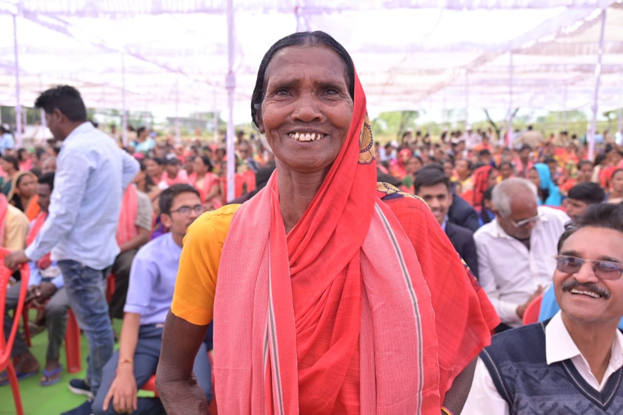 रायपुर: सिंगापुर की 65 वर्षीय  त्रिवेणी ठाकुर ने कहा फुगड़ी और बिल्लस से याद आए बचपन