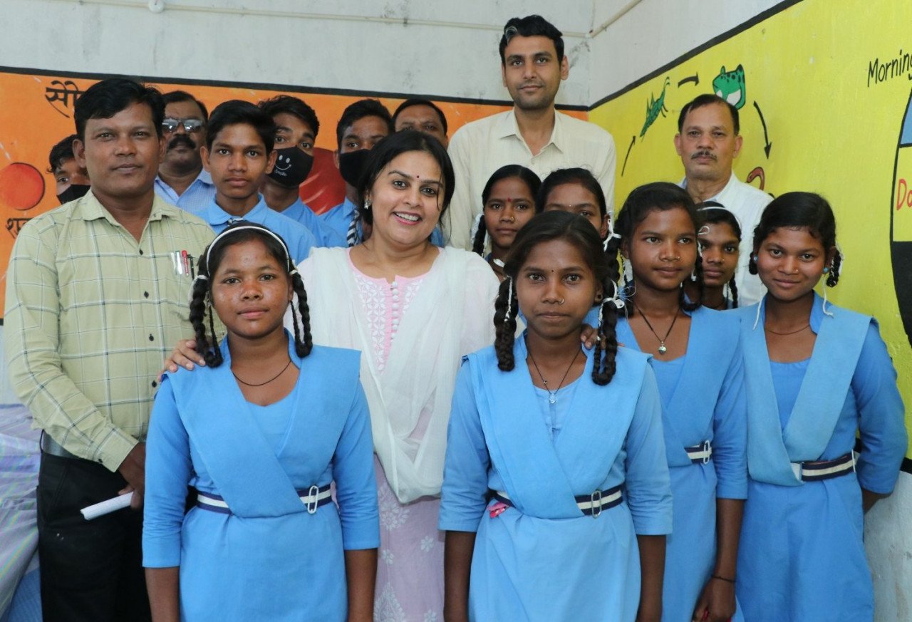 उत्तर बस्तर कांकेर : धुर नक्सल प्रभावित क्षेत्र के गांव बंडापाल में विधायक और कलेक्टर ने लगाई जन चौपाल, सुनी ग्रामीणों की समस्या