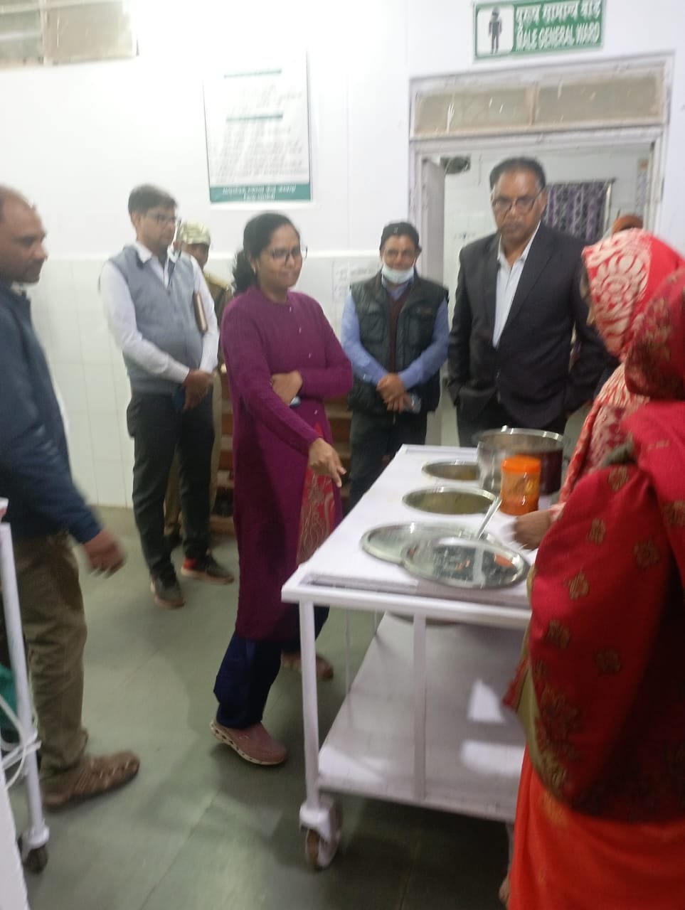 रायपुर : कलेक्टर ने सामुदायिक स्वास्थ्य केन्द्र भरतपुर का किया औचक निरीक्षण