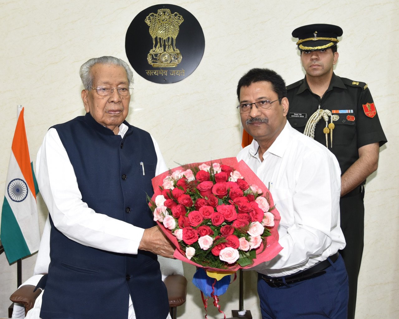 रायपुर: राज्यपाल से रविशंकर विश्वविद्यालय के नवनियुक्त कुलपति ने की सौजन्य भेंट