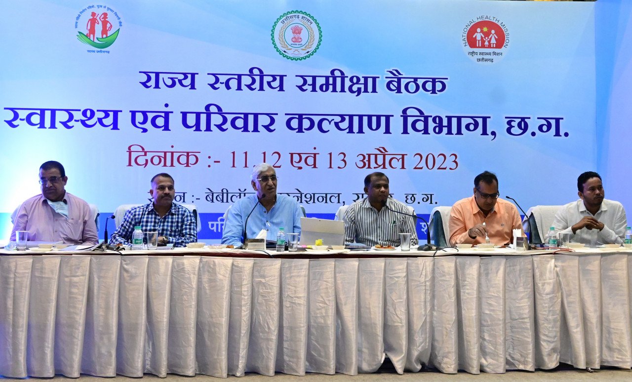 रायपुर : अस्पतालों में मरीजों और उनके परिजनों के साथ अच्छा बर्ताव रखें –  टी.एस. सिंहदेव