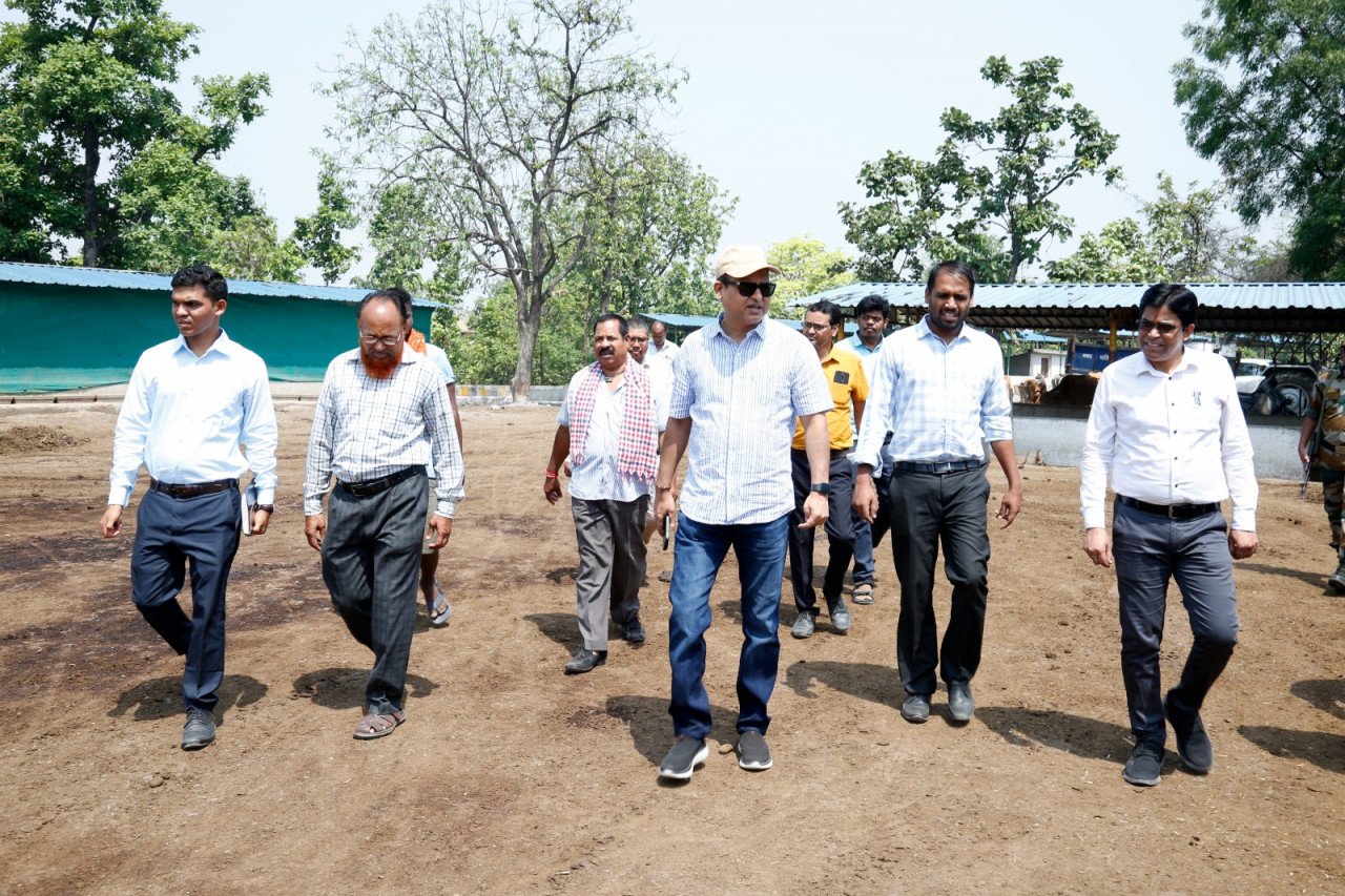 रायगढ़ : गौठानों में चारे पानी की हो पर्याप्त व्यवस्था-कलेक्टर तारन प्रकाश सिन्हा