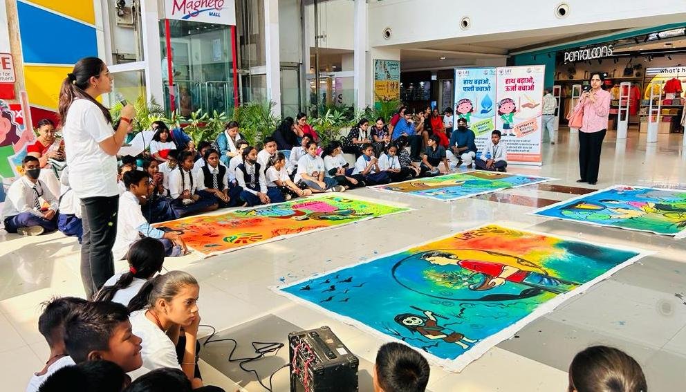 रायपुर : गोबर पेंट से बनी पेंटिंग लिम्का बुक ऑफ वर्ल्ड रिकार्ड में दर्ज