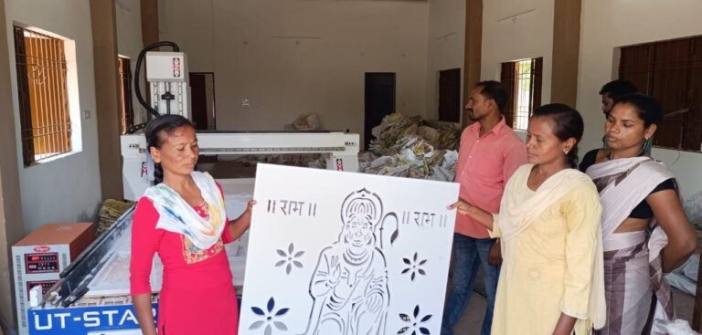 महासमुंद : फ्लैगशिप योजनाओं से ग्रामीणों के जीवन में आ रहा बदलाव