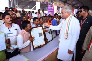 रायपुर : मुख्यमंत्री भूपेश बघेल विश्व आदिवासी दिवस पर सरगुजा जिले के सीतापुर में आय़ोजित कार्यक्रम में हुए शामिल