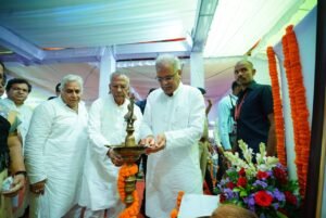 रायपुर : मुख्यमंत्री भूपेश बघेल दुर्ग संभाग के युवाओं के साथ भेंट-मुलाकात के लिए जयंती स्टेडियम, सेक्टर-6, भिलाई भेंट-मुलाकात स्थल पहुंचे