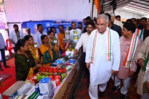 रायपुर : मुख्यमंत्री भूपेश बघेल ने अनुसूचित जनजाति समुदाय के विशिष्ट प्रतिभाओं का किया सम्मान