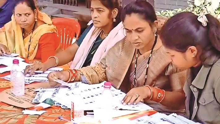 20231118101334_18_11_2023-women_polling_booth_in_raipur