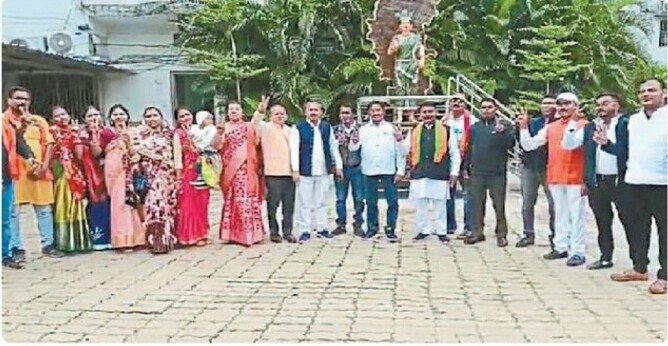 0de855f9_1366430_P_11_mr