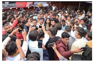 20231209124639_darshak umad rahe hai