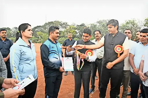 206_170740068065c4dde8d1f7f_02