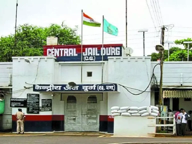 CG : जेल में बंदी खा रहे थे काजू, बादाम और किशमिश, एसपी की छापेमारी से हुआ खुलासा