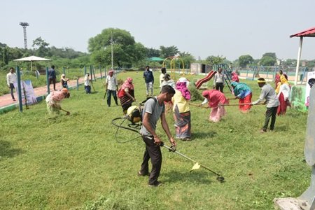CG : उद्यानों को संवारने बढ़े हाथ