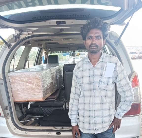 CG : मुख्यमंत्री की पहल से मृतक राकेश कुमार का शव कर्नाटक से लाया गया गृह ग्राम