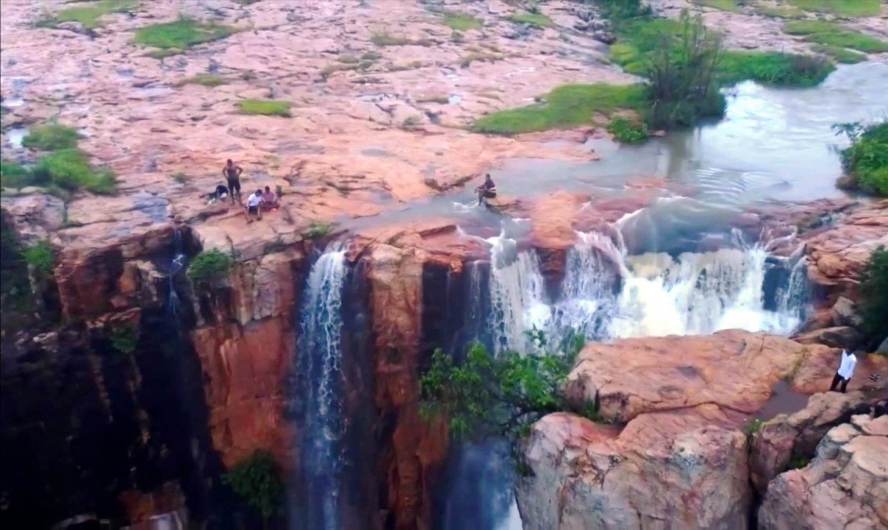 1735904896_28ef3c23647a885ccca5