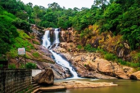 20250103184423_attracting tourists