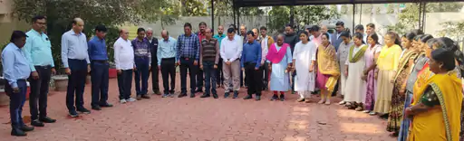 राजनांदगांव : बिजली कर्मचारियों ने पुण्यतिथि पर राष्ट्रपिता गांधी की दी श्रद्धांजलि