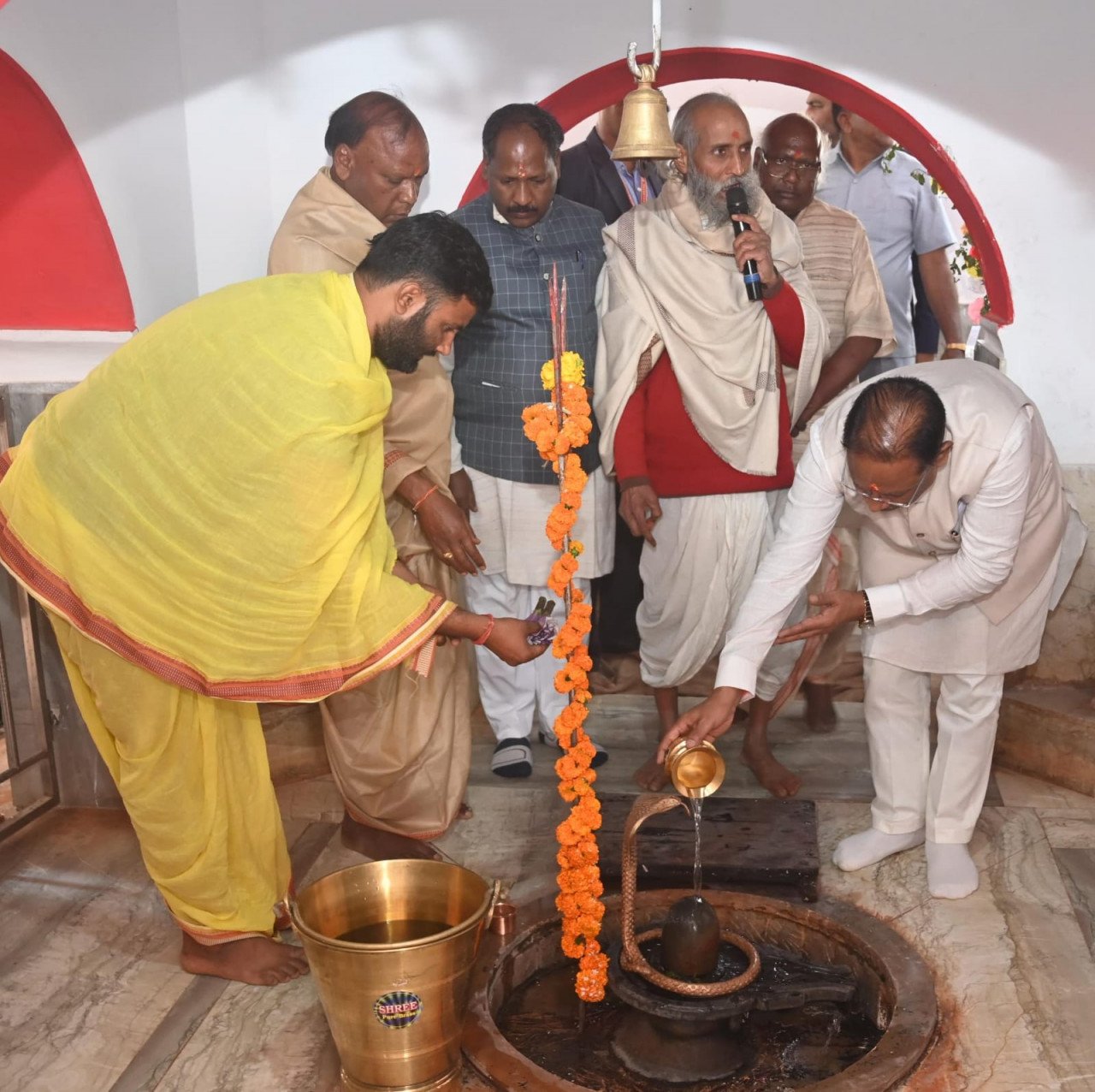 1738589075_37d2767a7745004fb5e5