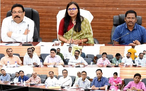 20250206121407_collector ne ki samiksha (2)