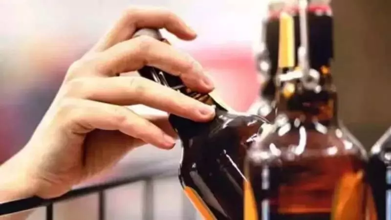 CG : शराब आज से सस्ती हुई