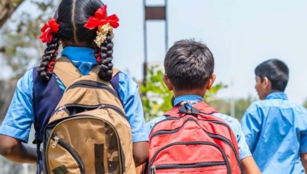 CG : स्कूलों का समय बदला, कार्यालय का रहेगा यथावत