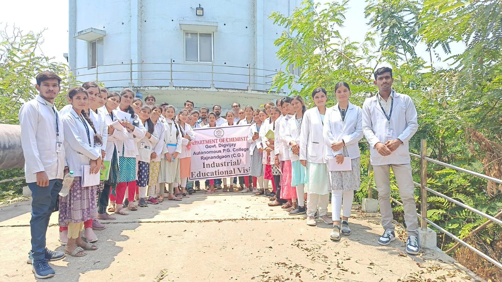 रसायन के छात्रों ने देखी जल शोधन की प्रकिया