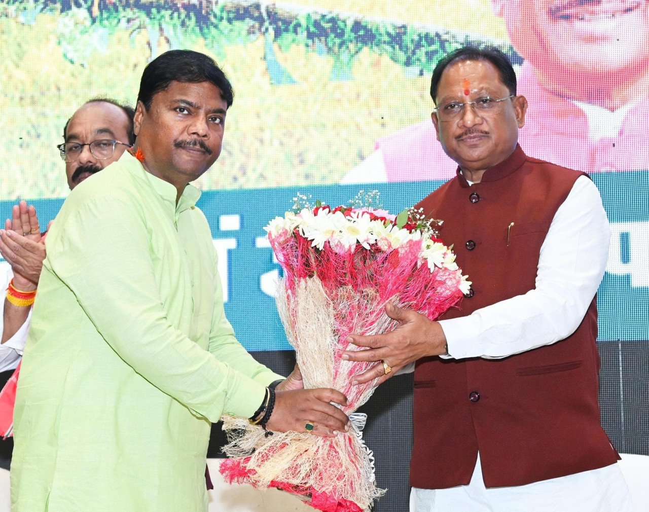 1752499082_92236cac7f5d5c5861f3