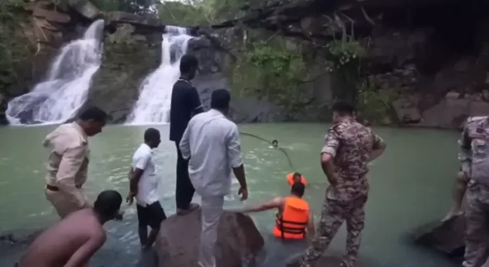 4752490-untitled-11-copy