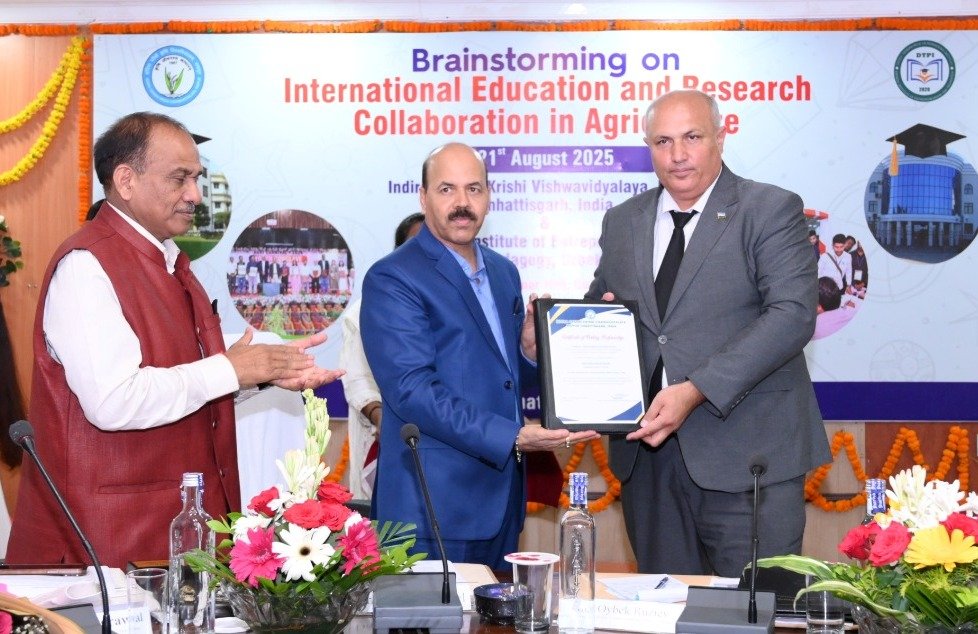 1755792033_77fe8feffb8c52796fff