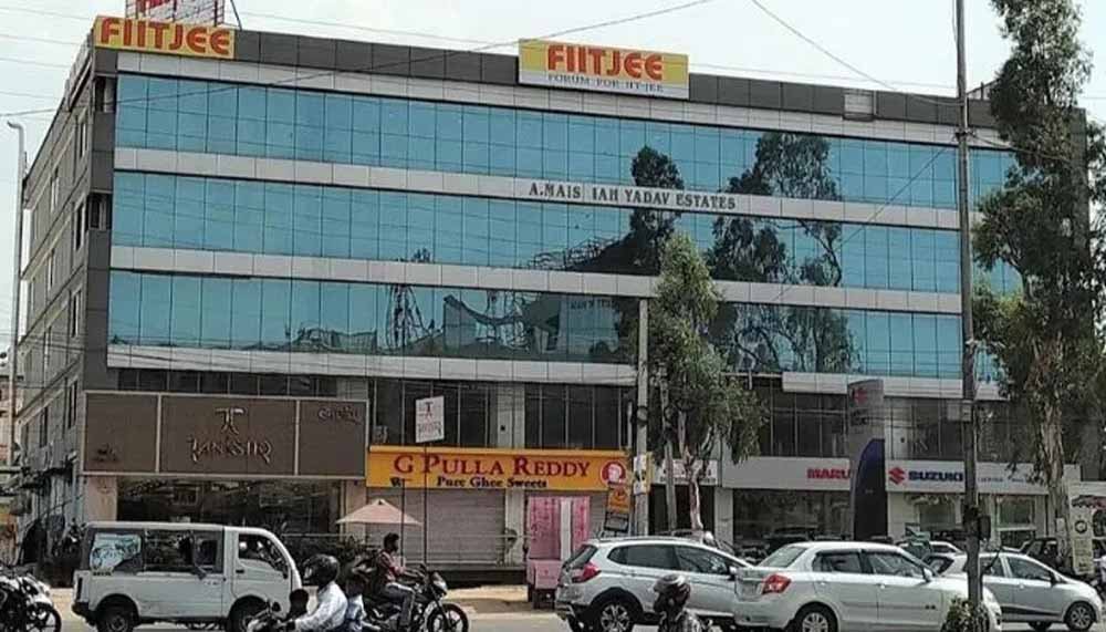 fiitjee1.jpg