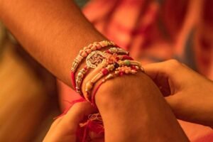 rakhi1-4.jpg
