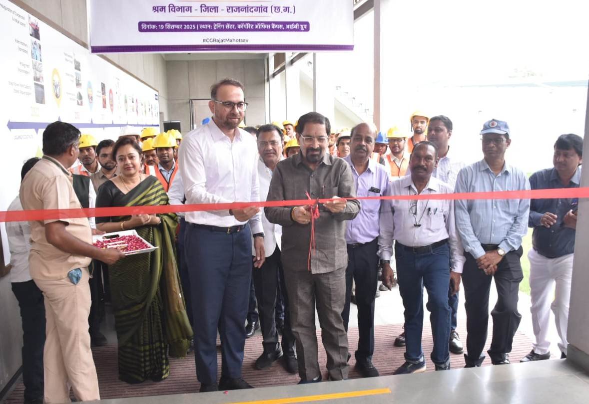 राजनांदगांव : शासन जनसामान्य एवं श्रमिकों के स्वास्थ्य के लिए संवेदनशीलता के साथ कर रही कार्य : कलेक्टर