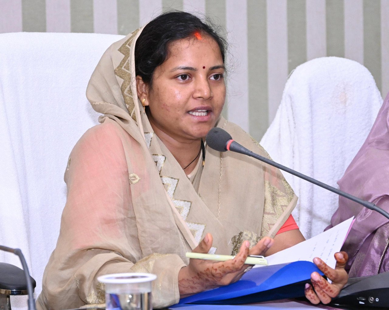 1758697171_e995442a7cf342bab335