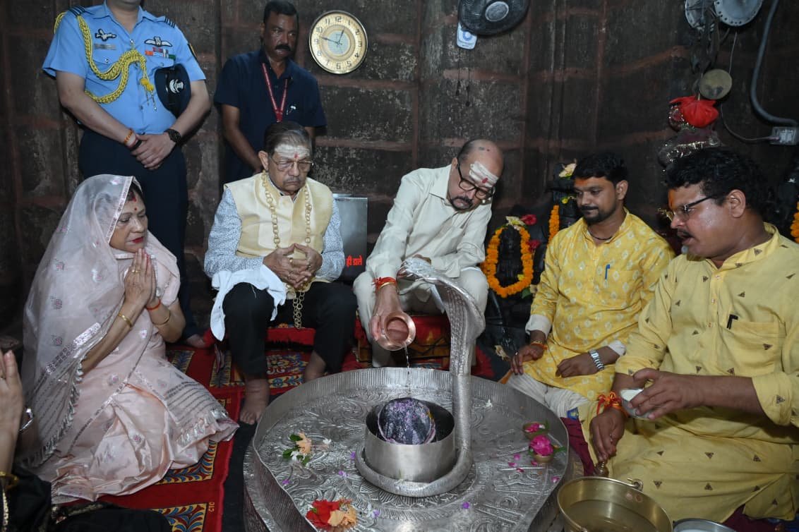 1758713943_fe1720dad6644c8bf1b1