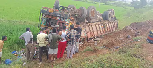 206_175862870368d28b5f6a815_02