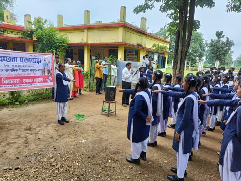 मोहला : स्वच्छता ही सेवा अभियान में दिखी बच्चों की रचनात्मकता